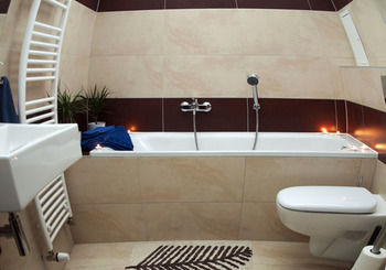 Home Away Main Square Apartment Poprad Bagian luar foto
